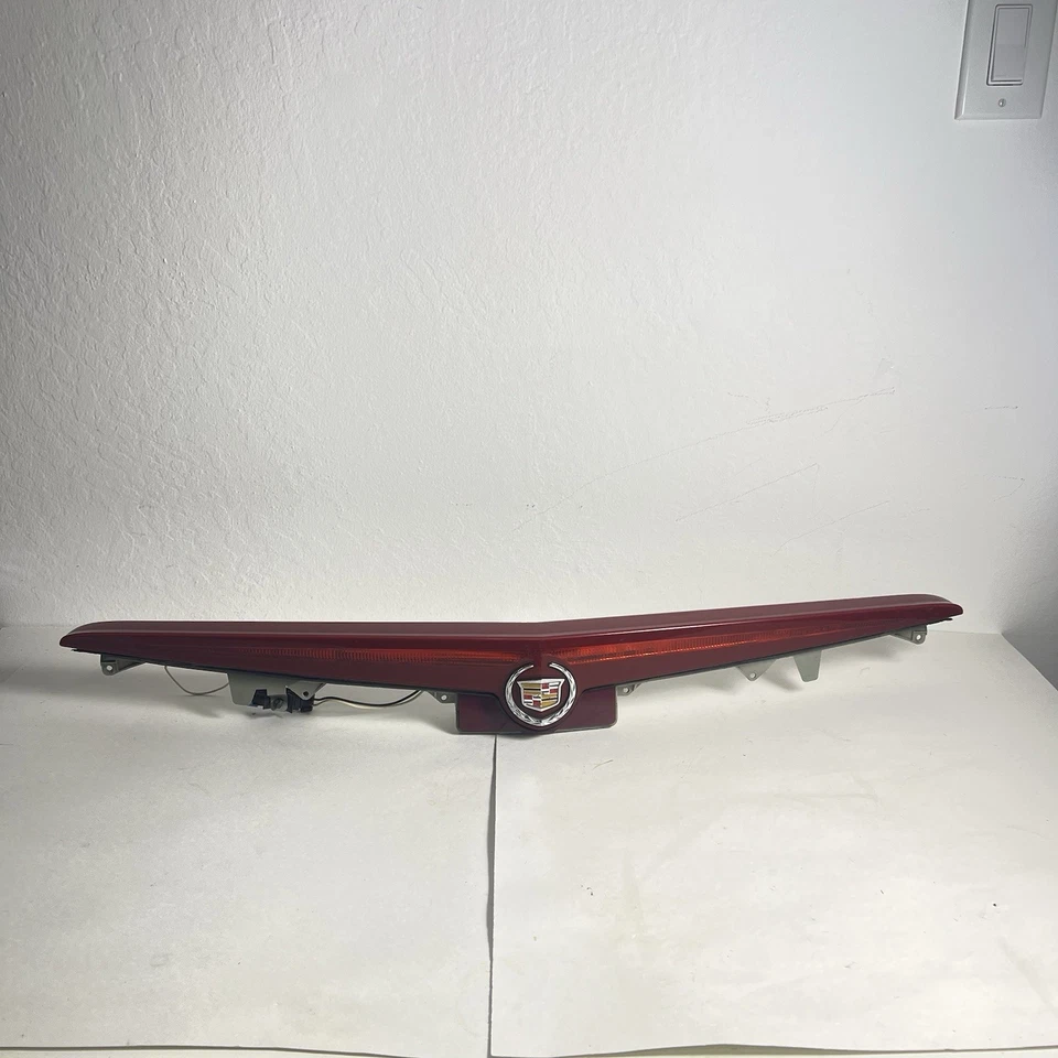 Cadillac CTS 2003-2007 tercera luz de freno lámpara de parada tercera luz de maletero probada OEM Foto 3 de 4