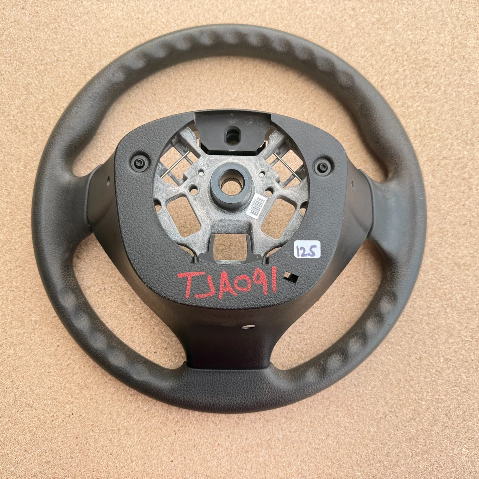 2014-2019 NISSAN VERSA DRIVER LEFT STEERING WHEEL OEM 48430-9KK0A. Foto 4 de 4