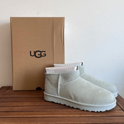 UGG Classic Ultra Mini Booties Goose USA Women Size 10/UK 8/EU 41
