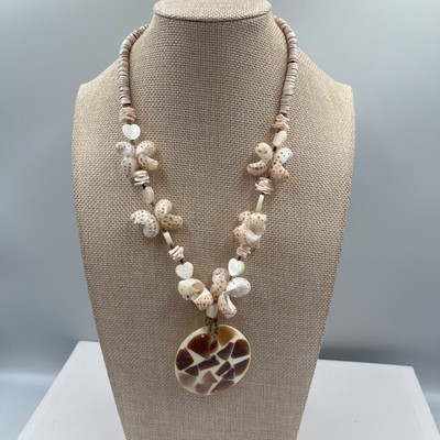Vintage Shell Necklace Spotted Spiral Snail Shell Inlay Mosaic Pendant Boho 70s