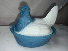 Rare Vintage Westmoreland Perry Winkle & Milk Glass Hen On Nest Split Tail