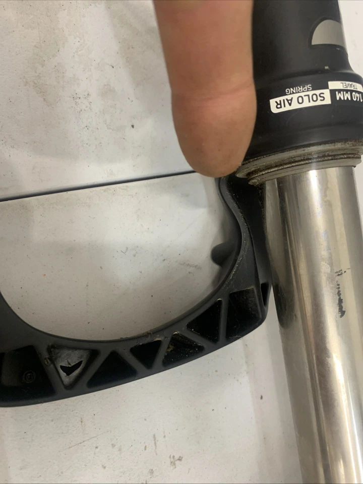 RockShox Sektor 27.5” Forks 140mm Solo Air Tk Silver Bent Lower For Parts Only - Image 4 of 4