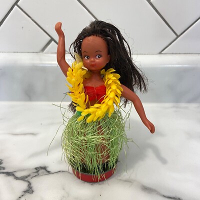 VINTAGE WIND UP HULA DOLL GIRL 6'' TIN BASE  Made In Japan
