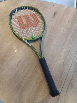 Wilson Blade Feel 100 2 1/4 16x19 Tennisschläger