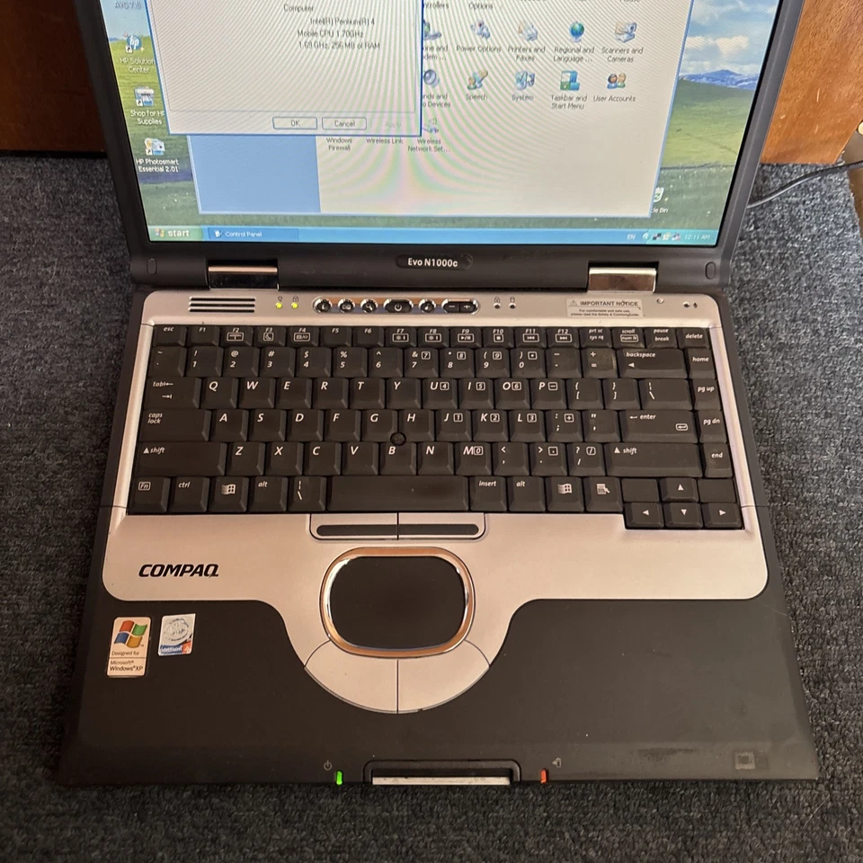 Compaq Evo N1000C 40gb HDD 256mb RAM 3.5" Floppy DVD Drive * Battery Untested* - Image 3 of 4