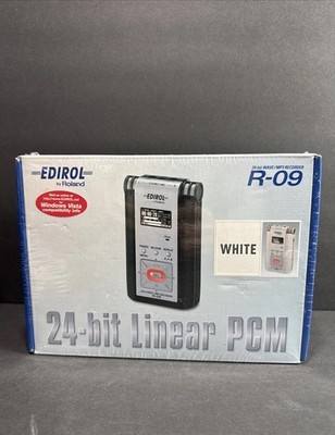 Roland Edirol R-09 24 bit Wave MP3 Recorder WHITE R-09W  (FACTORY SEALED!!!)