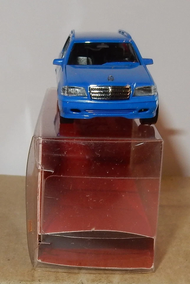 Micro Herpa Ho 1/87 Mercedes-Benz C180T '97 Blu Chiaro #022392 In Scatola - Immagine 2 di 4