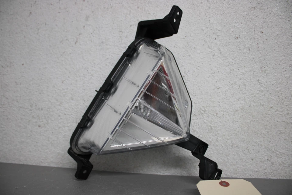 2019 2020 2021 2022 HYUNDAI ELANTRA RIGHT TURN SIGNAL LIGHT - Image 2 of 4