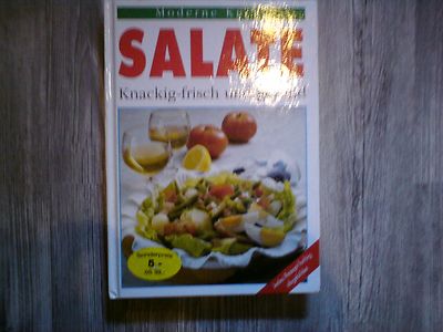 MODERNE KÜCHE SALATE KNACKIG-FRISCH UND GESUND