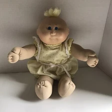 VTG CABBAGE PATCH KIDS 1985 YELLOW TUFT YARN HAIR BLUE EYES-READ