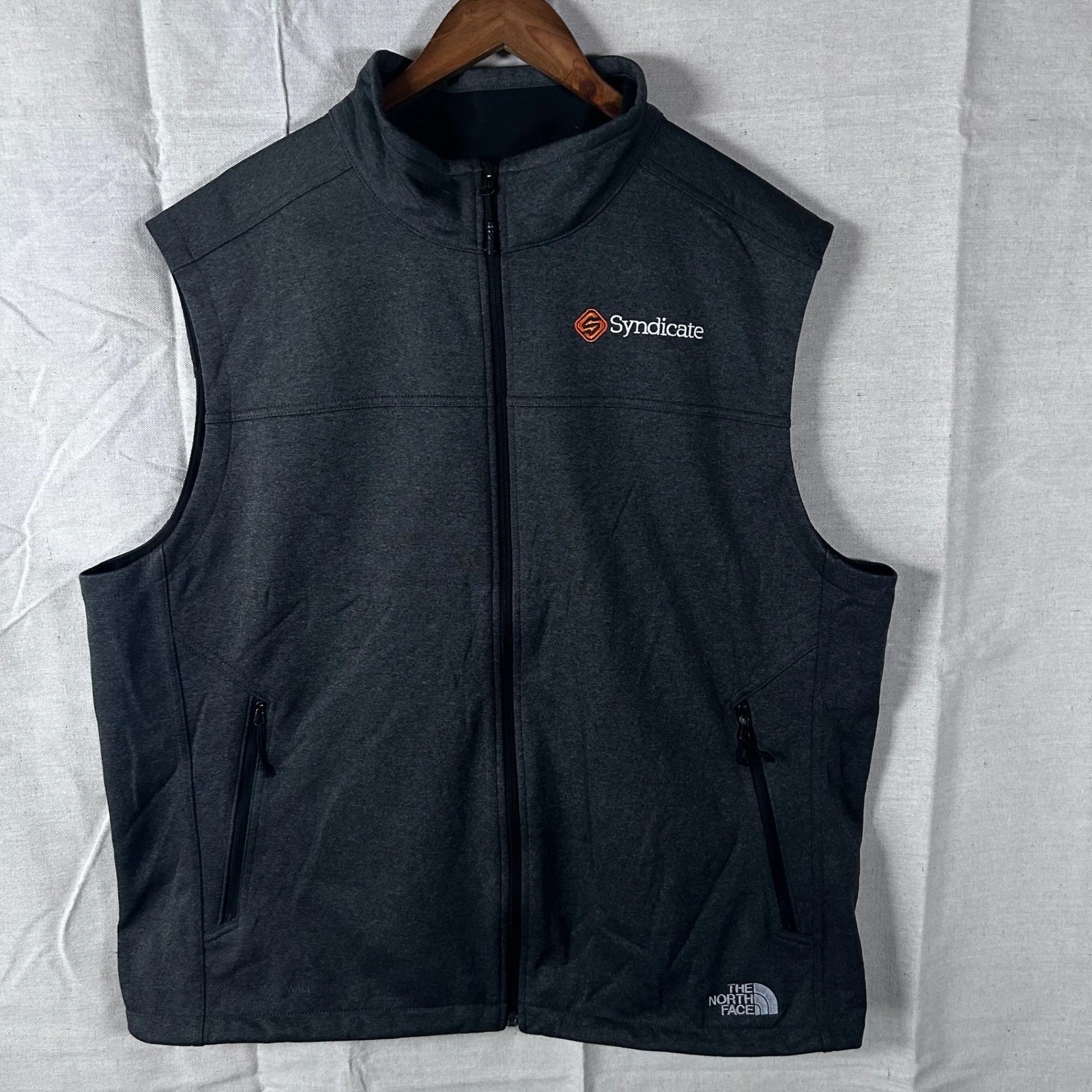 The North Face Mens Syndicate Logo Softshell Vest Gray XXL Full Zip Windwall
