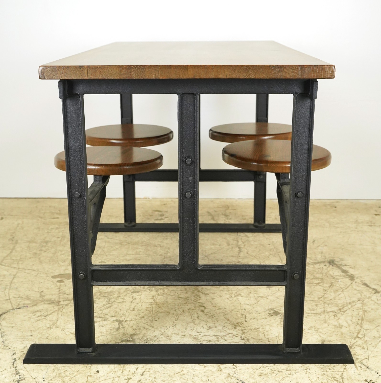 Provincial Industrial Flooring Top 4 Seat Swing Table