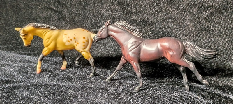 SET OF MINI BREYERS [2] - OLD FRIENDS - CHARITY