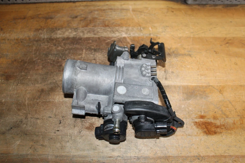 92 93 94 95 LEXUS SC300 3,0 L CUERPO DEL ACELERADOR 6 CILINDROS Foto 2 de 4