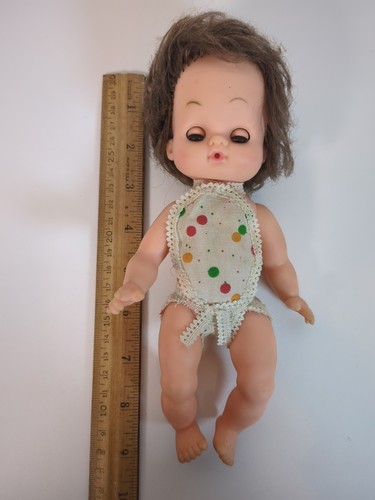 Vintage 9" 1970er Lorrie-Laurie Puppe braune Haare Blasenkopf grüne Augen mit Badeanzug - Bild 5 von 12