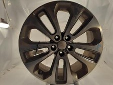 Used Wheel fits: 2014 Kia Sorento 19x7-1/2 alloy machined finish w/TPMS Grade B