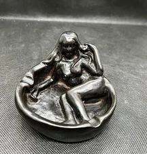 Vintage Nude Lady Sculpted Ash Tray Black