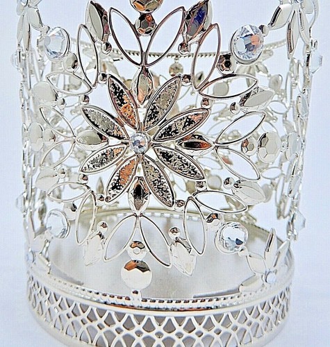 BATH & BODY WORKS SILVER GEMS SNOWFLAKES BEAUTIFUL 3 WICK CANDLE HOLDER NEW - Picture 4 of 12