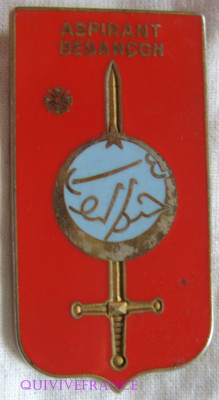 IN10761 - ABZEICHEN ANSAUGER BESANCON, EOR COET, Schütze, glatter Rücken, 2 Brücken