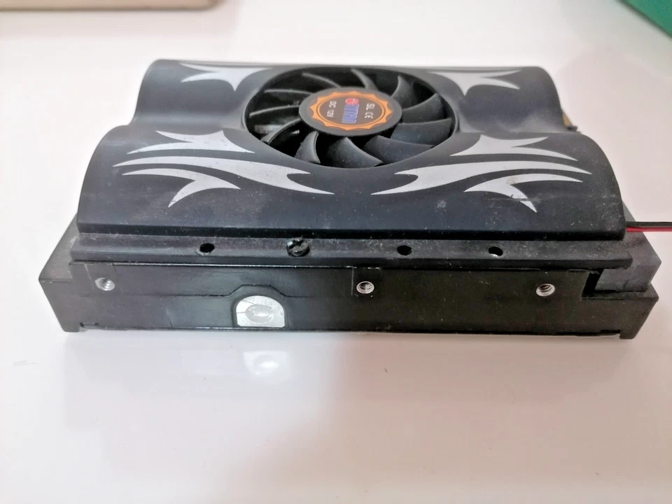 TITAN Dissipatore per Hard Disk con Ventola 3,5" Pollici Con Connettore 4 Pin - Immagine 4 di 4