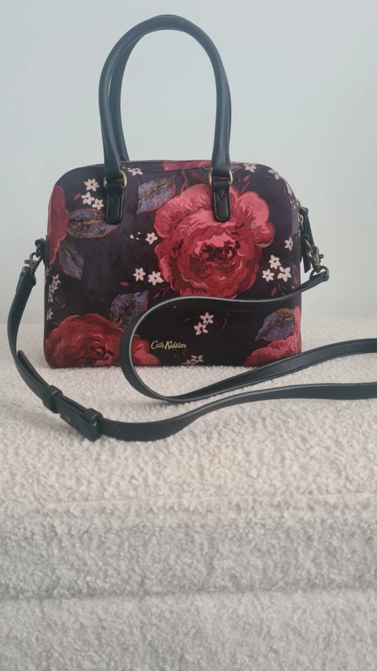 Cath Kidston beautiful Little Jacquard Rose hand/cross body Bag excellent - Image 3 of 4