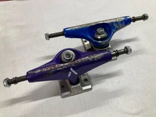 VENTURE “V” Purple & Blue Mismatched Size PAIR OF SKATEBOARD TRUCKS 7.6" -USED