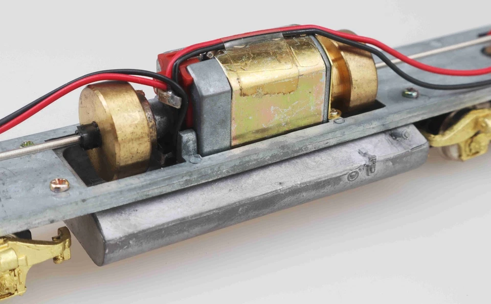 Drive System EMD SD40-2, large fuel tank, HT-C trucks OMI HO - Image 4 of 4