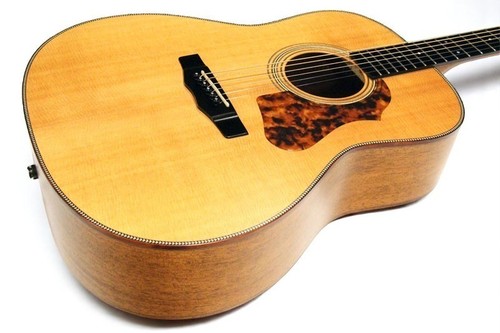 Morris MW-92 Acoustic Guitar Solid Sitka Spruce Top Mahogany Back