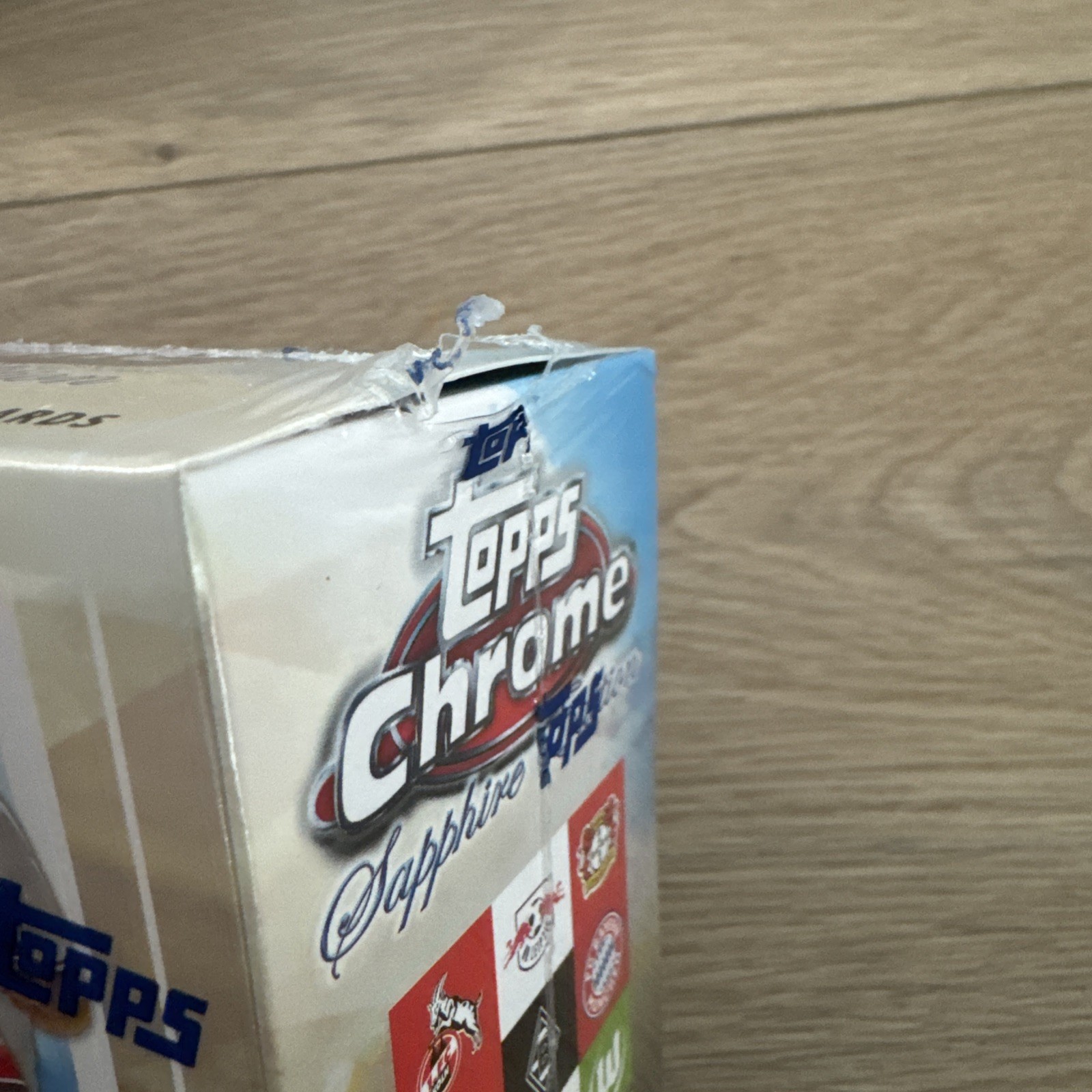 ✅2020-21 TOPPS BUNDESLIGA CHROME SAPPHIRE FACTORY SEALED BOX✅ (Small tear) view 2