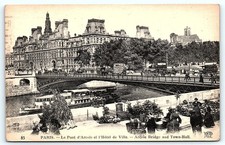 Postcard  Pont d Arcole and the Hôtel de Ville in Paris France