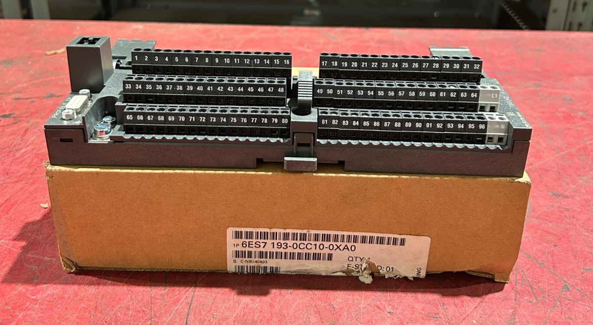 NEW IN BOX SIEMENS TERMINAL BLOCK 6ES7 193-0CC10-0XA0
