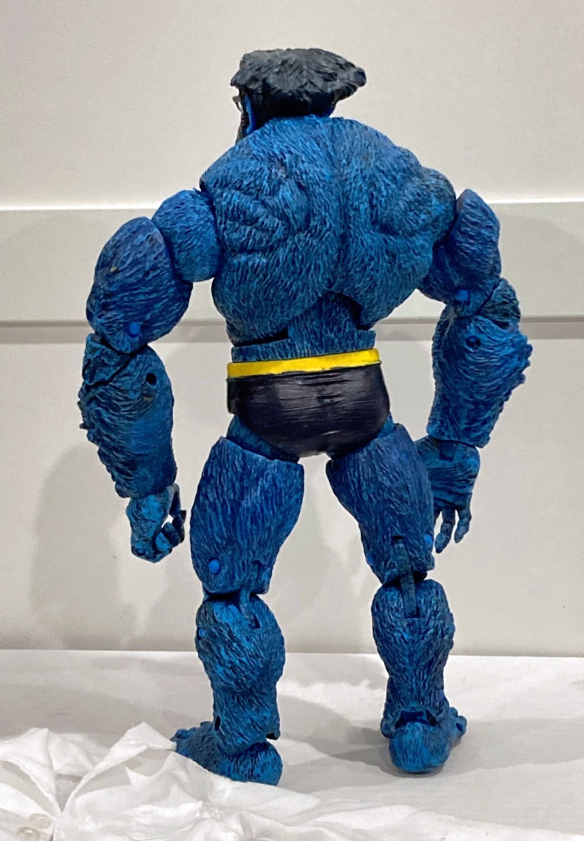 X-Men The Beast w/Lab Coat Marvel Legends Icons 12