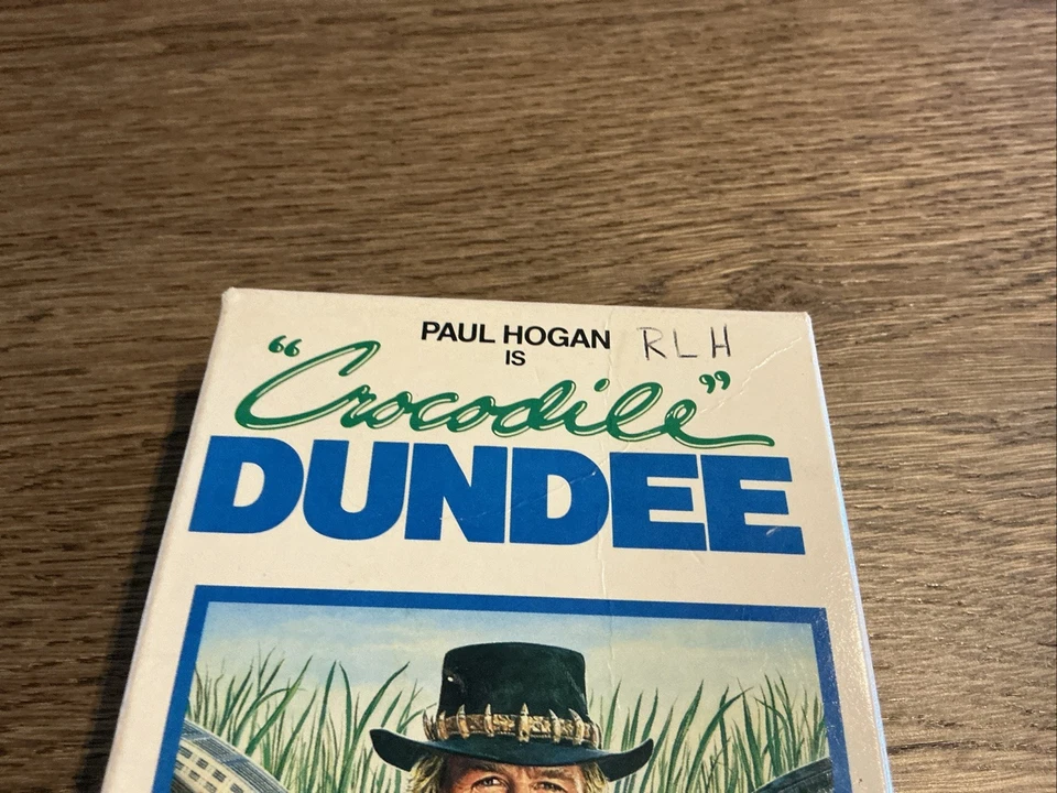 Crocodile Dundee VHS 1987 First Release Paul Hogan  - Image 2 of 4