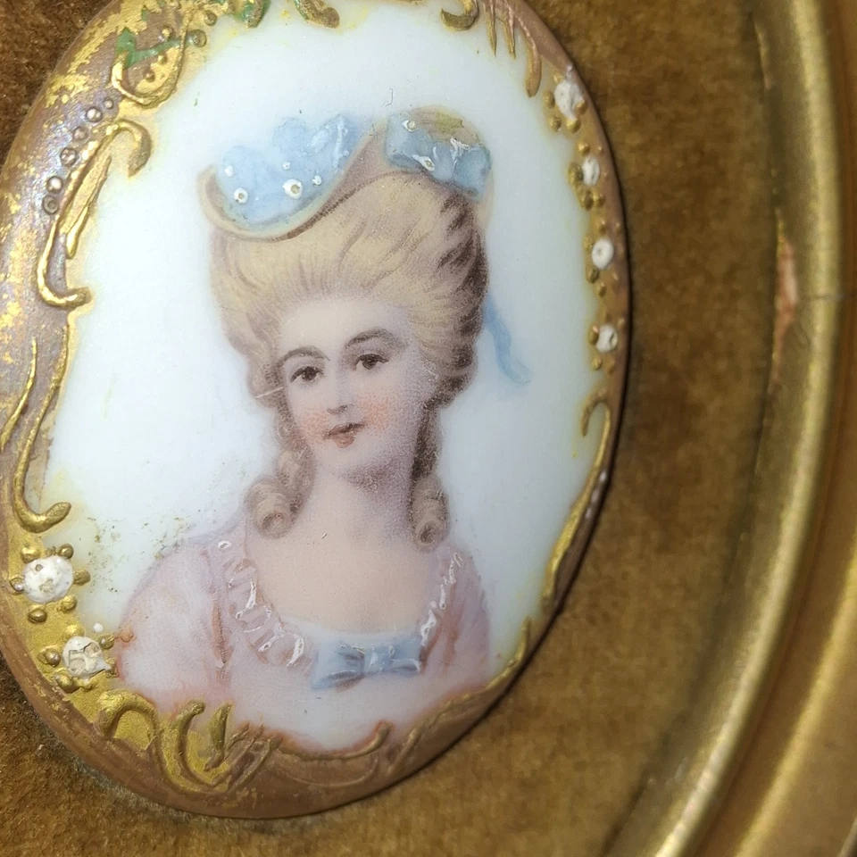 Pintura de retrato de porcelana vintage en miniatura en marco Foto 4 de 4