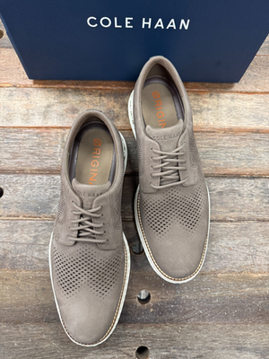 Cole Haan Men display picture 1