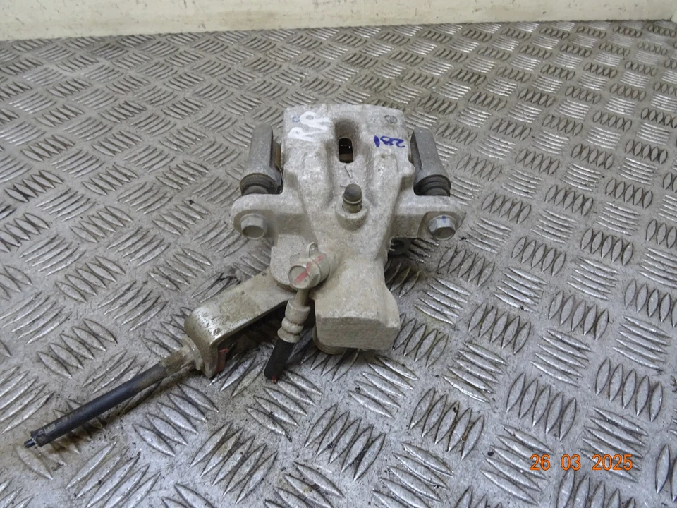 PINZA DE FRENO TRASERA DERECHA SUZUKI S-CROSS ALLGRIP AKK 1.5 HYBRID MK1 2023 REF281 Foto 4 de 4