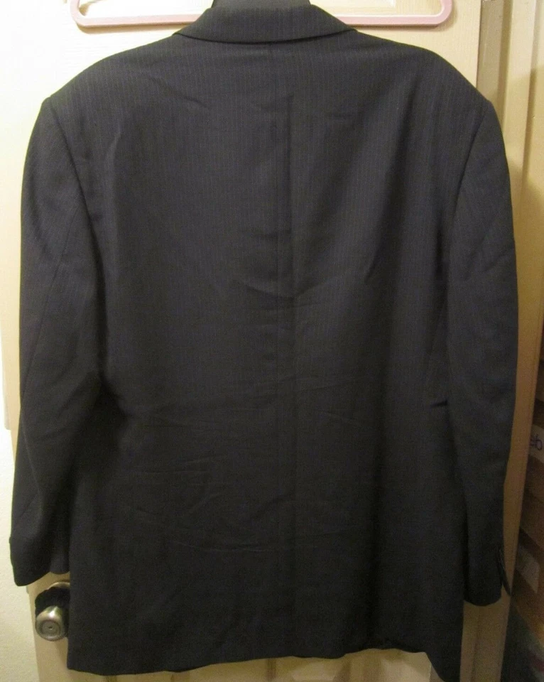 TALLA 44R 3W X 29L DONNA KARAN TRAJE A RAYAS NEGRO PARA HOMBRE, PANTALÓN PLISADO CON PUÑOS, EN EXCELENTE ESTADO Foto 3 de 4