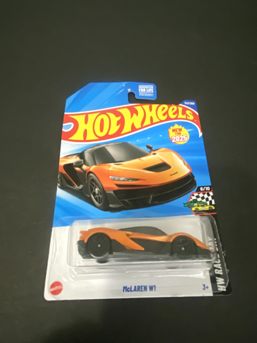 Hot Wheels McLaren W1 Orange #142 142/250 - Slight Card Damage