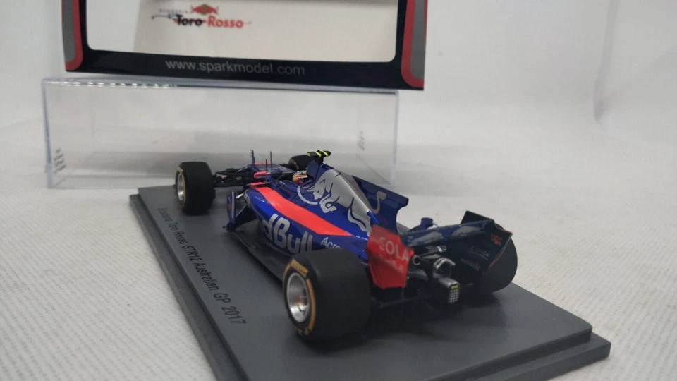 Spark  SCUDERIA TORO ROSSO STR12 AUSTRALIAN GP 2017 CARLOS SAINTZ JR  SCALA 1:43 - Immagine 4 di 4