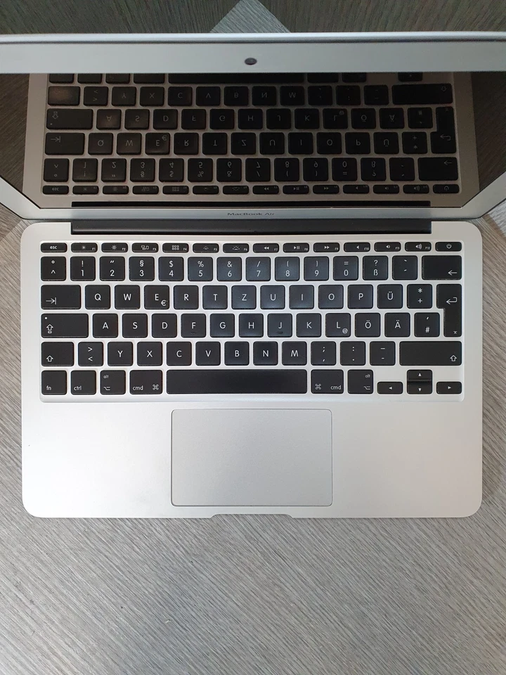 Apple MacBook Air 11" 2015 · i5 · 4GB · 120GB, photo 3 of 5