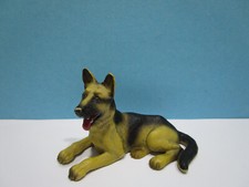 Schleich ® 16301 Bauernhof Schäferhund liegend alt  ohne Fähnchen