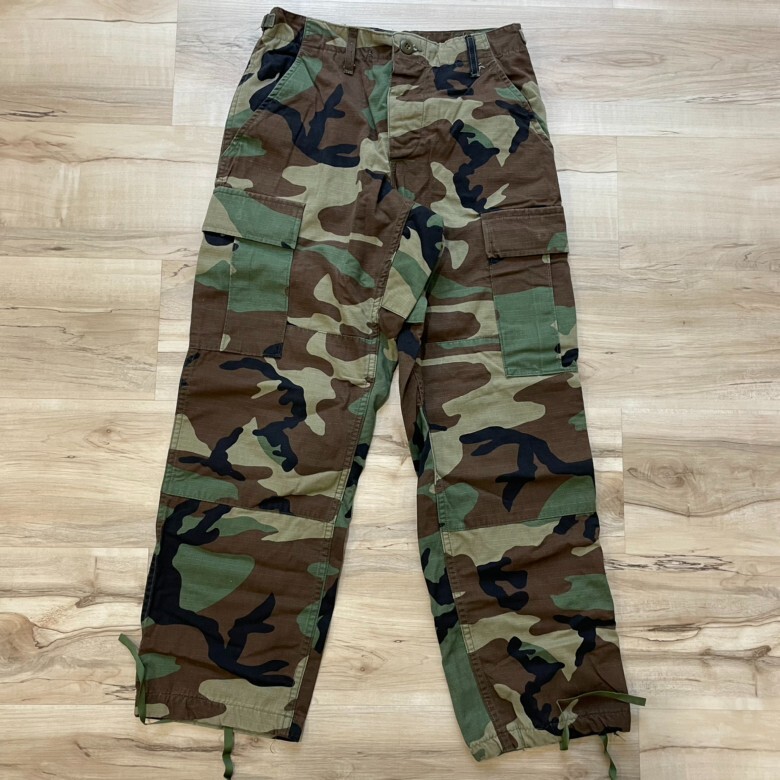 1990's Army Camouflage Vintage Cargo Pant size X-Small 27
