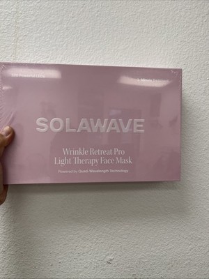 Solawave Wrinkle Retreat Pro Light Therapy Face Mask with 320 LEDs - NEW