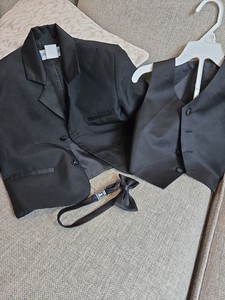 Peanut Butter Collection Boys 3 Piece Black Suit Tux Size 2 Wedding CommunioN