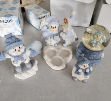 VINTAGE (4) Snow Buddies Figurines Ornament Snow-globe, The Encore Group 1999/20