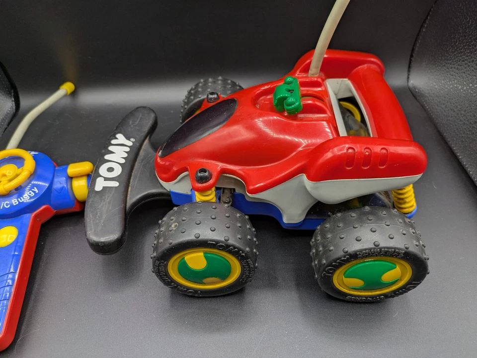 Vintage 1990 TOMY ‘Little R/C Buggy’ no react to remote, AS IS, for some repair - Image 4 of 4