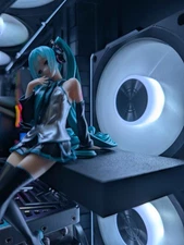 Floating 120mm PC Fan Figurine Shelf – 3D Printed Figure Stand – PC Fan Cover