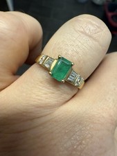 18ct Gold Emerald and Diamond Ring. Size O 1/2