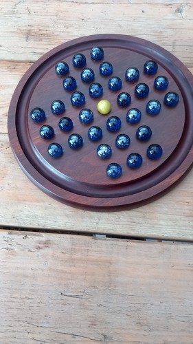 9 Inch (23 Cm ) Solitaire Board In Dark Wood With Blue Cobalt Lustre Marbles