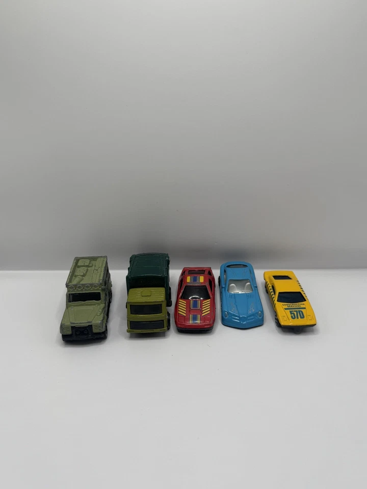 Vintage & Modern Toy Cars Lot – 15 Vehicles + Road Signs - Image 2 of 4
